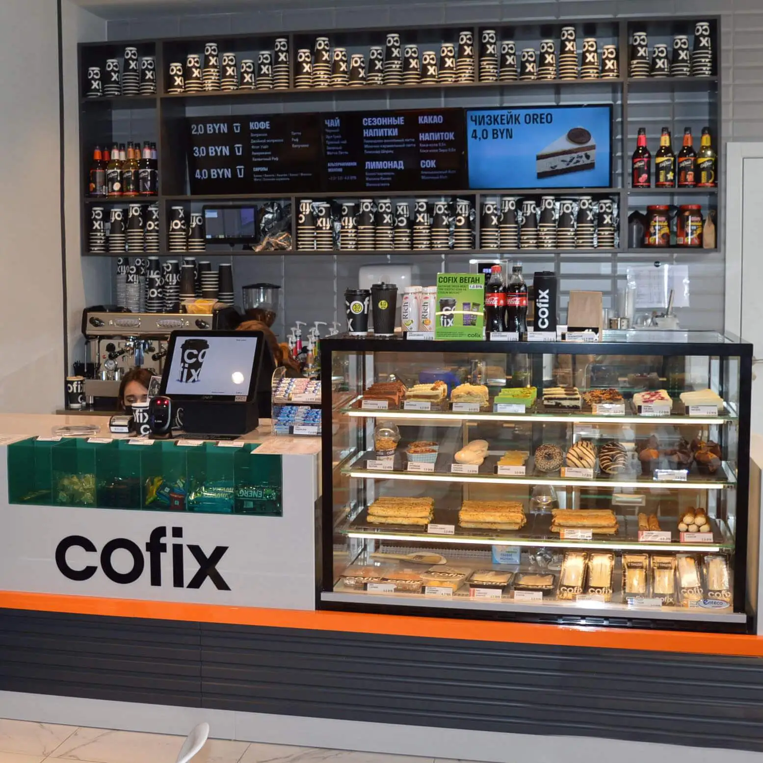 Витрина холодильная кондитерская СУЛА Премиум ВВ для магазинов, кондитерских - фото 5